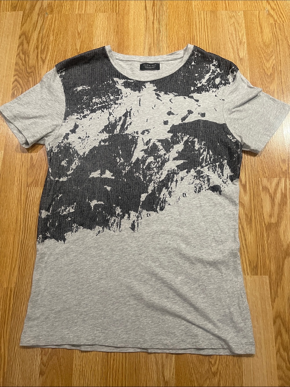 Zara Men Grey Heather Tee with Black Abstract Print